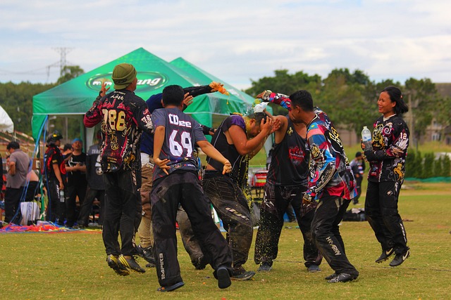 备受打击 备受打击